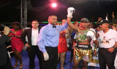 /deportes/el-cientifico-campeon-de-peso-ligero-del-cmb/74557.html